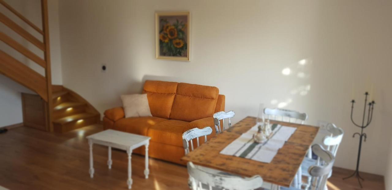 Holiday House Vilana Puconci Exterior foto